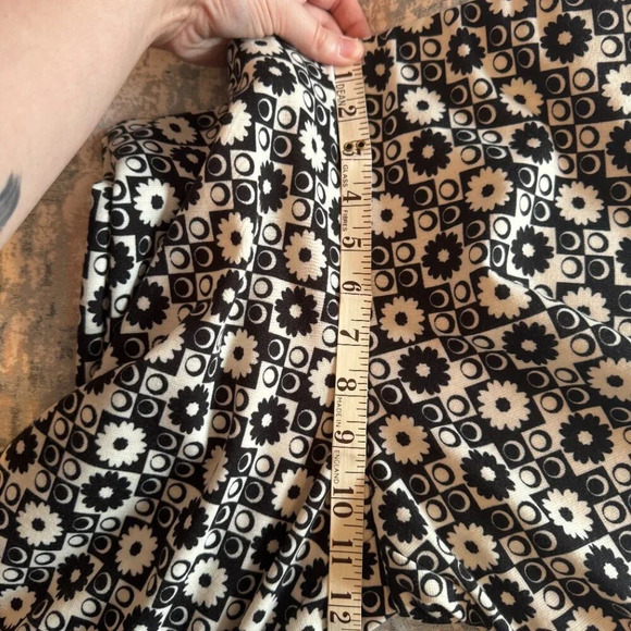 Altar'd State Flare Pants Size Large Groovy Funky Mod Black White Hippie Retro - Picture 12 of 14